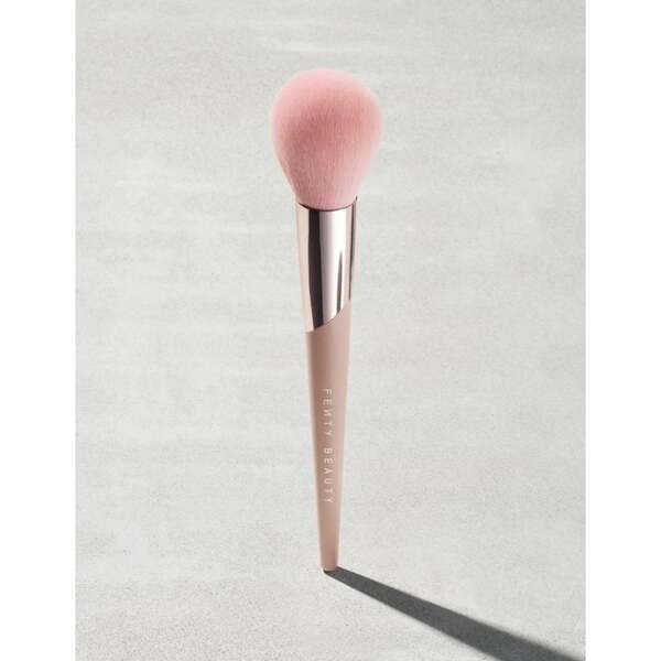 Fenty Beauty Puff Setting Brush 170, imported from the UK