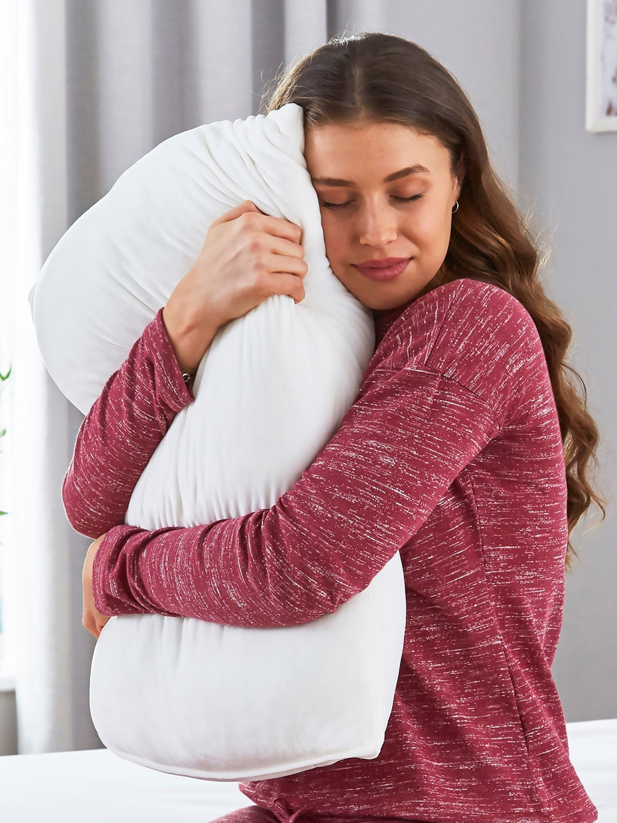 Silentnight Medium Squishy Velvet Touch Pillow (British brand)
