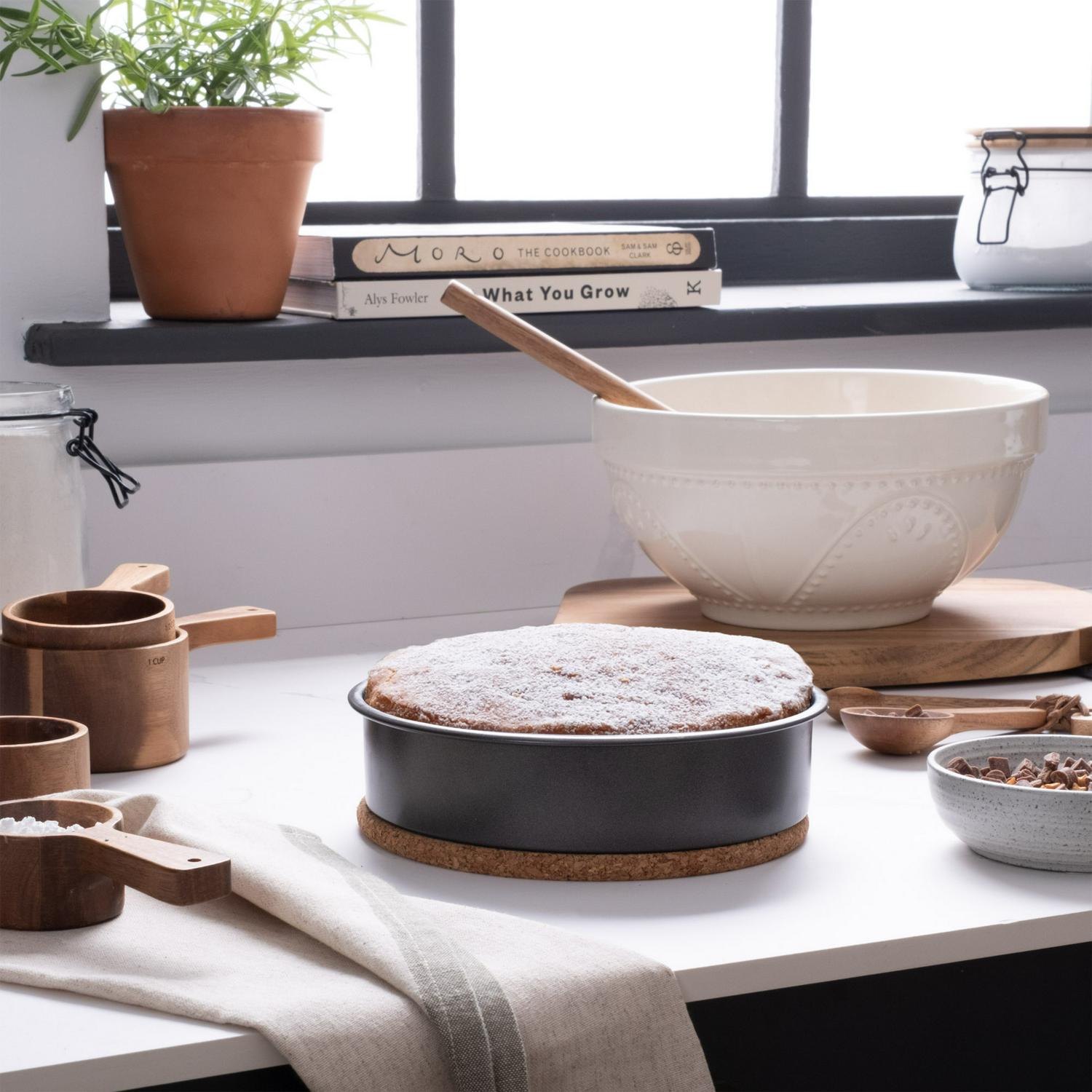 Habitat Round Non Stick Cake Tin 18cm, UK version