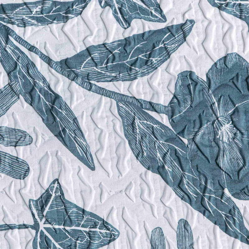 Embossed Foliage Pattern Bedding Set in White and Blue, Made from 100% Polyester Percale
