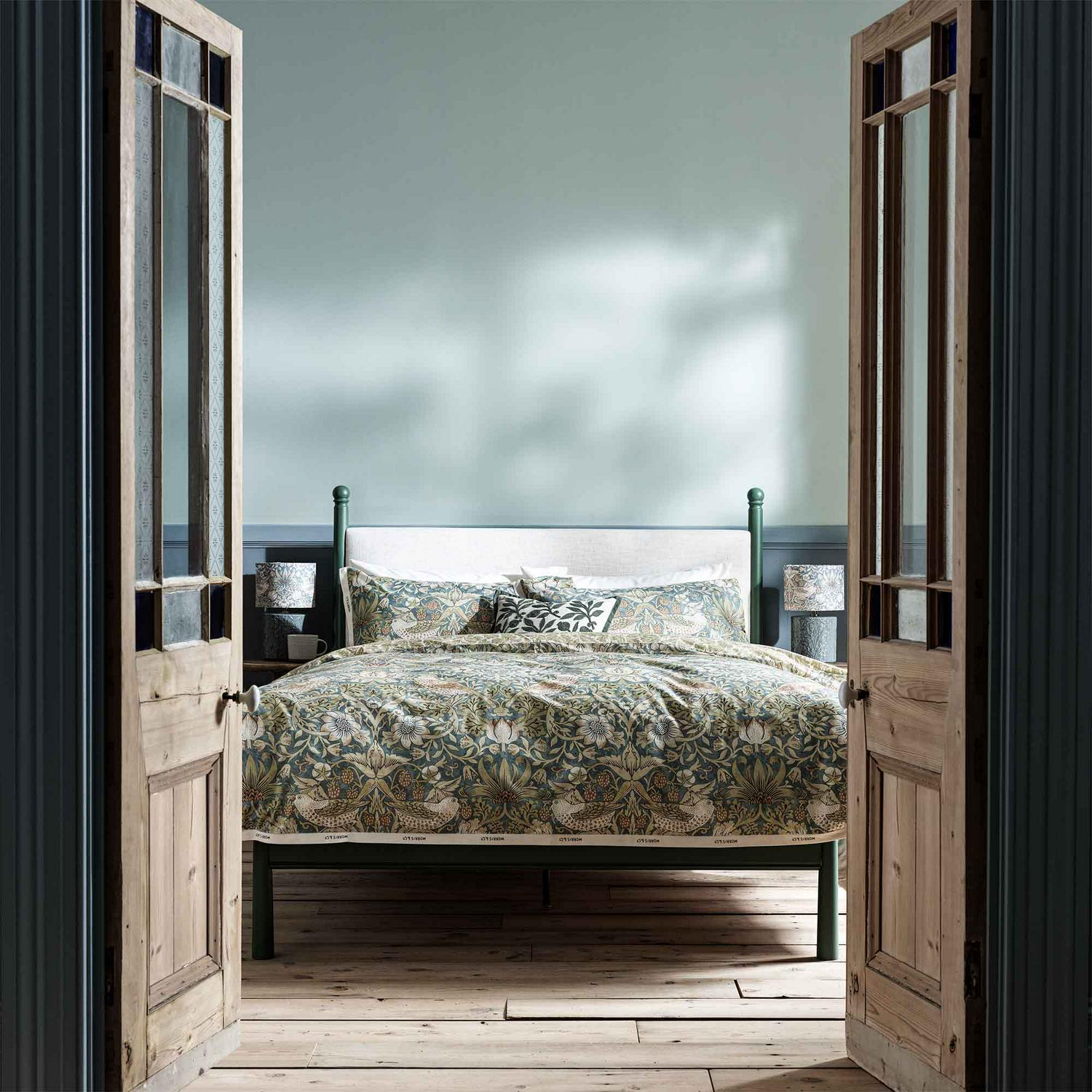 Habitat Morris & Co Strawberry Thief Bedding Set, UK version