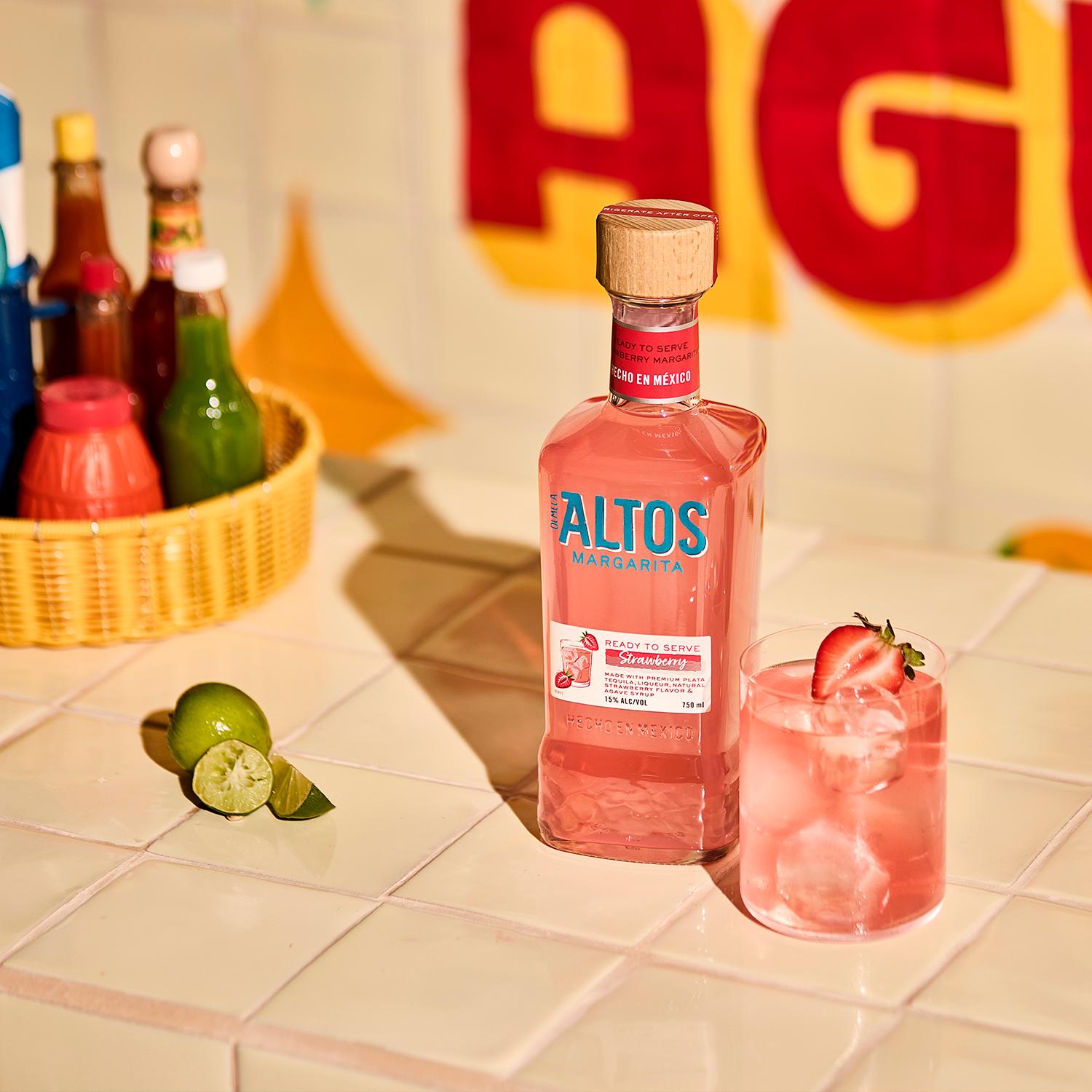 Olmeca Altos Strawberry Margarita Cocktail 75cl, imported from the UK