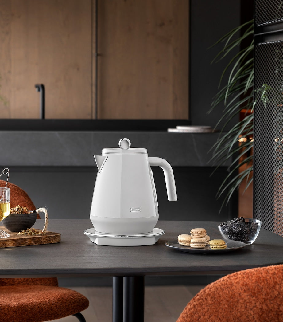 De'Longhi Eclettica electric kettle - British product
