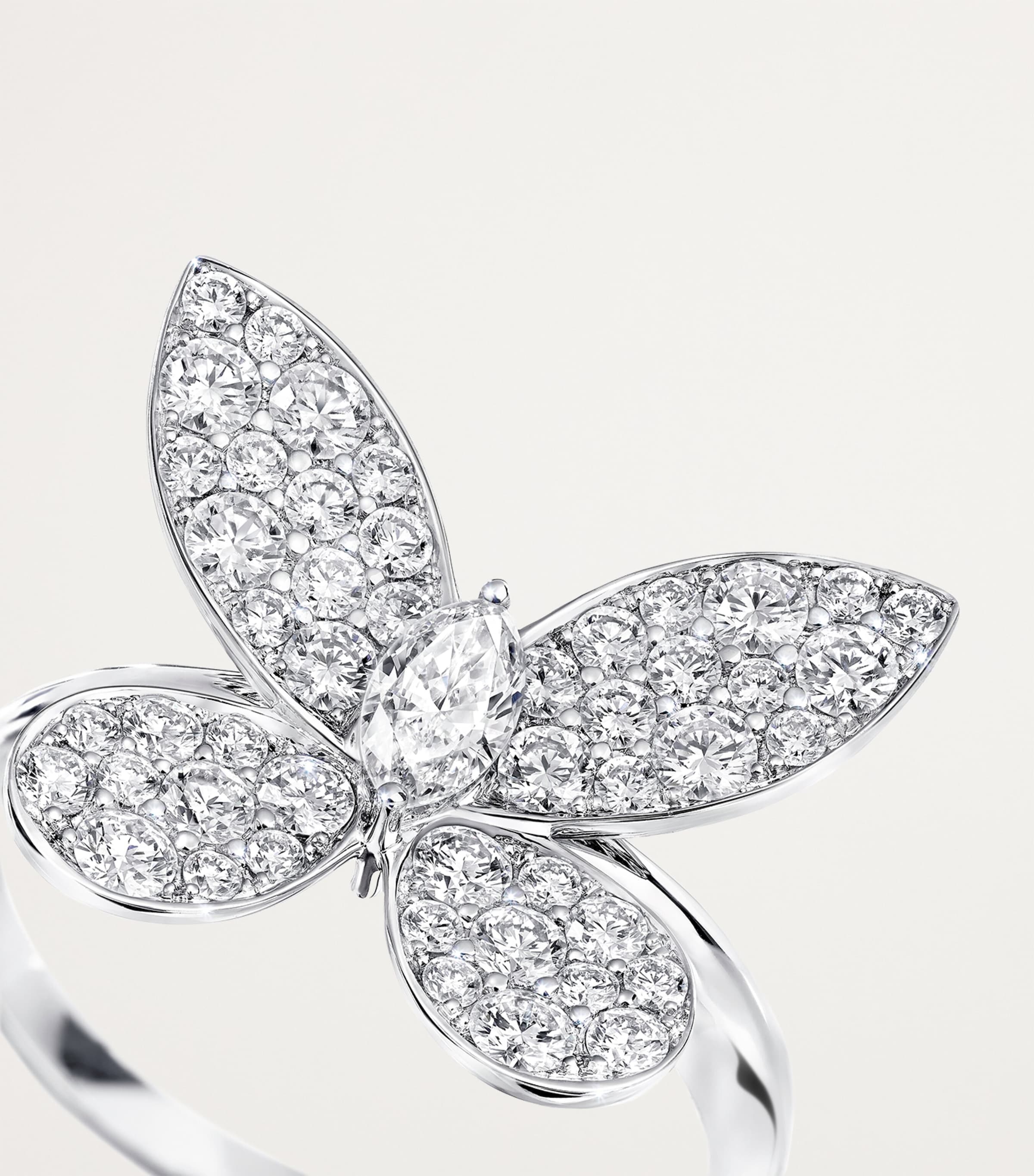 Graff Mini Butterfly diamond ring in white gold, UK version