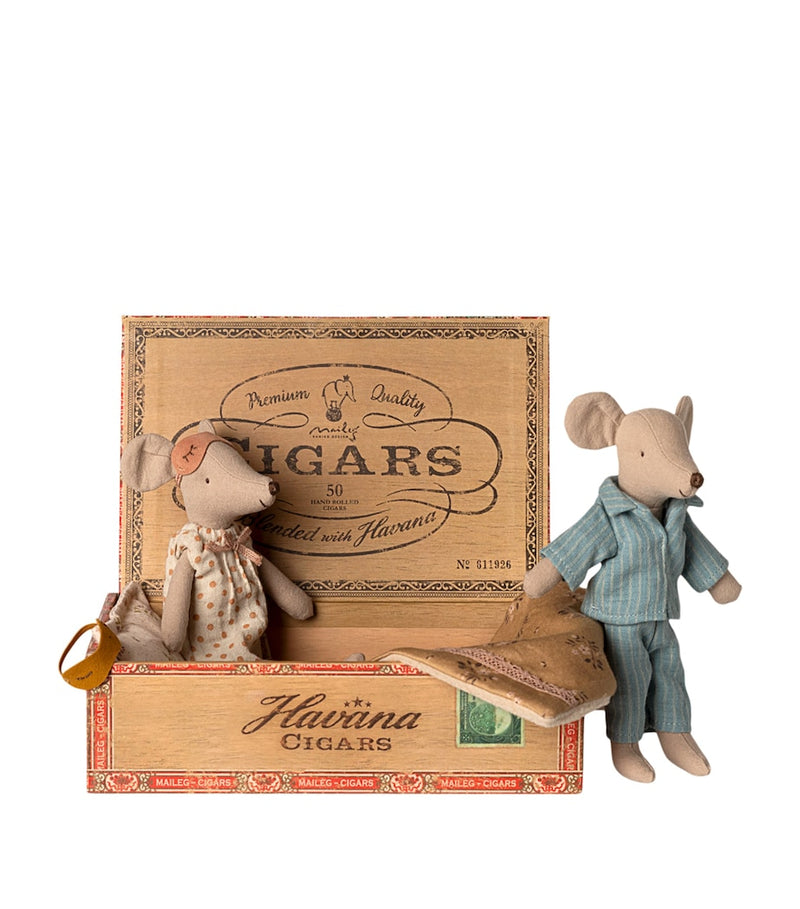 Maileg mum and dad mice bedtime set 21cm, imported from the UK