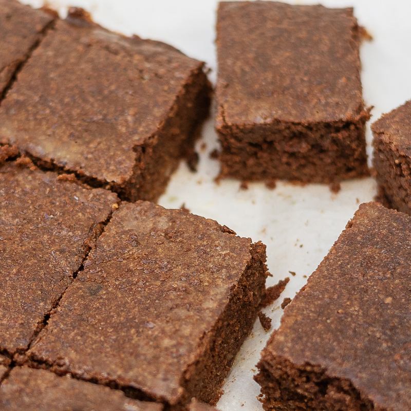Go Low chocolate brownie baking mix 145g, imported from the UK