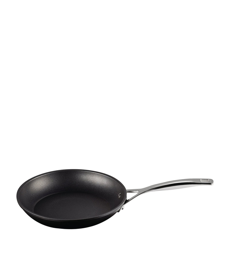 Le Creuset Toughened Non-Stick shallow frying pan 25cm, UK version