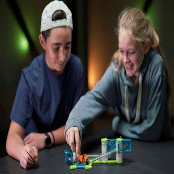 Geomag magnetic race track 67 pieces (British brand)