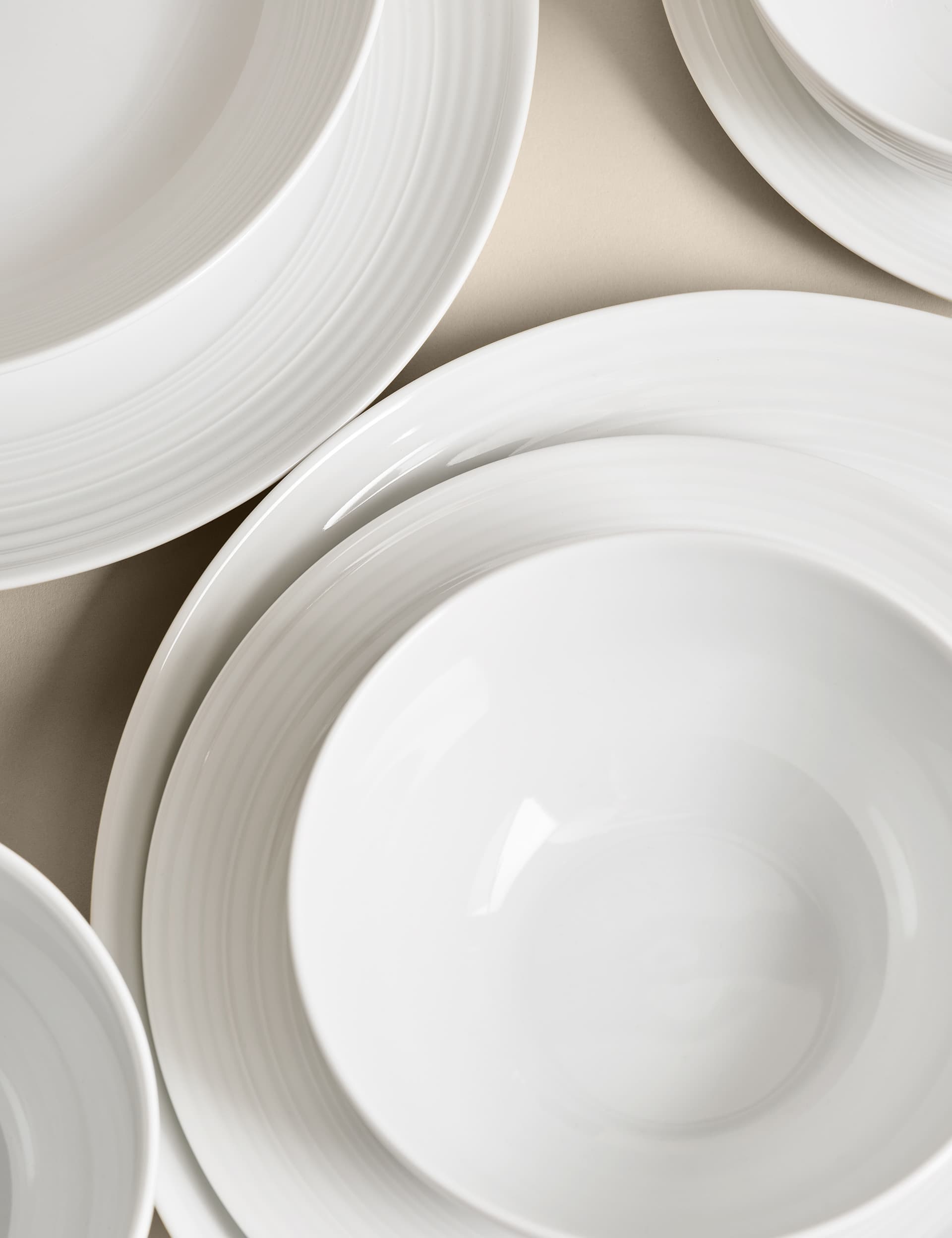 Ribbed porcelain dinner set 16 piece (British brand)