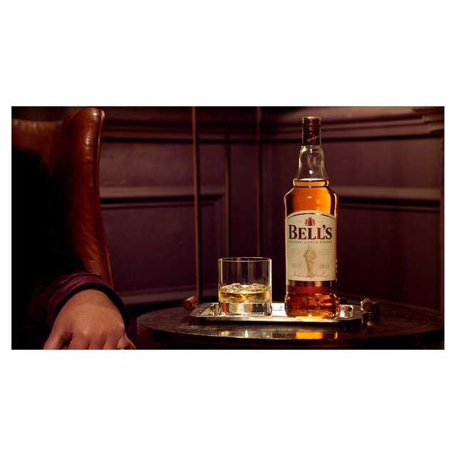 Bell's Blended Scotch Whisky   1L GOODS M&S   