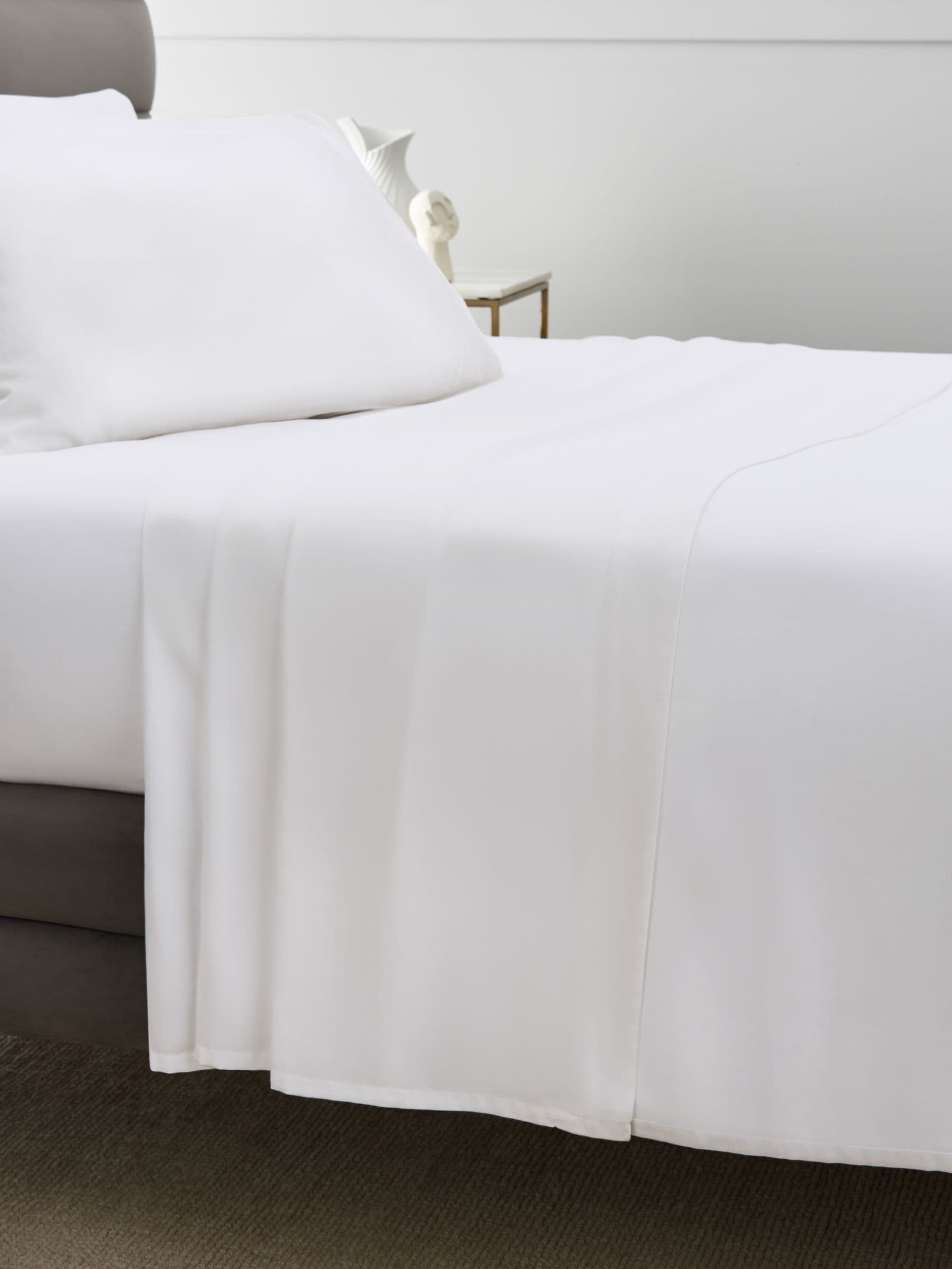 White 300 Thread Count Collection Luxe Cotton Flat Sheet