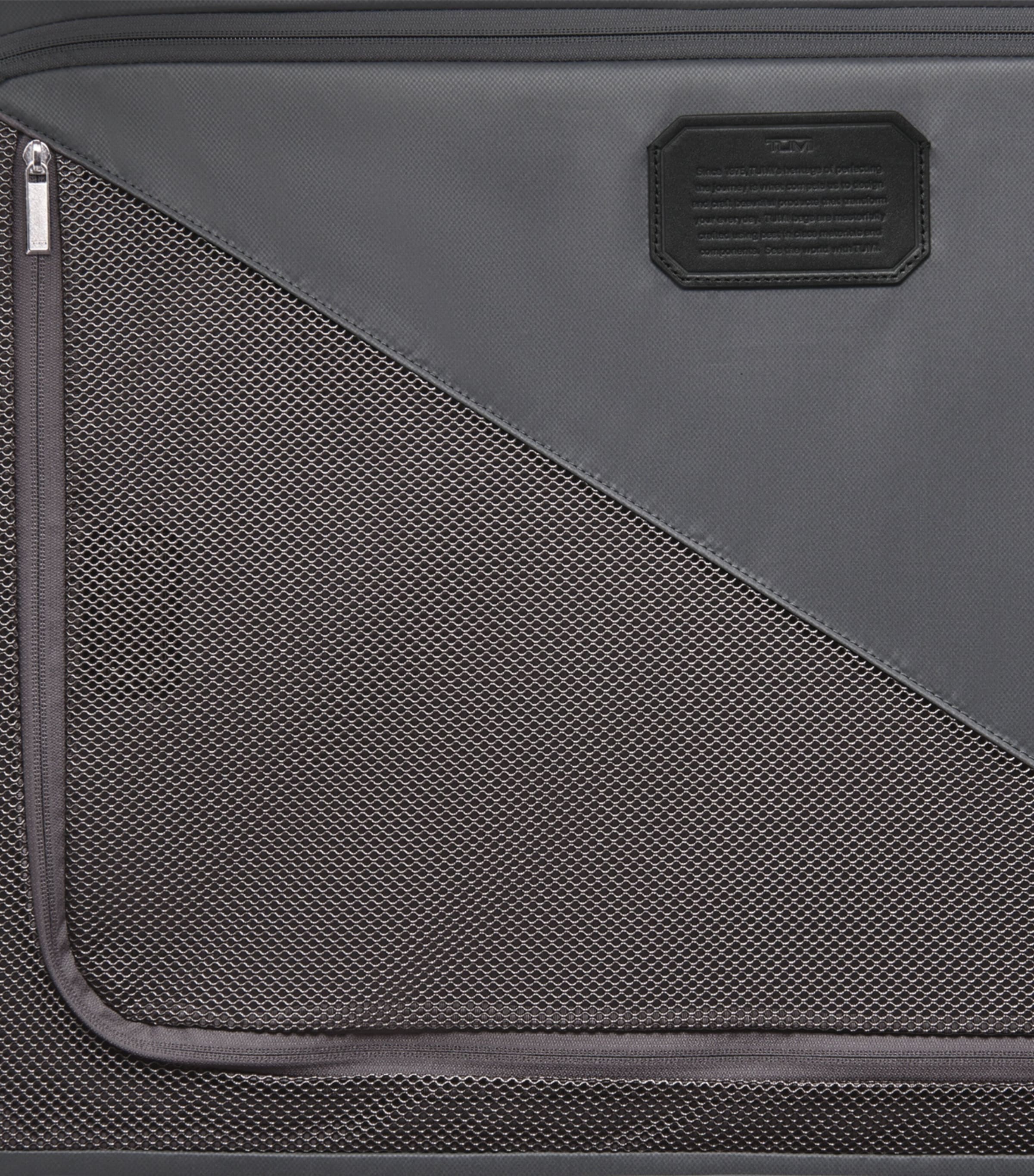 Tumi 19 Degree aluminium check-in suitcase 77.5cm - British product