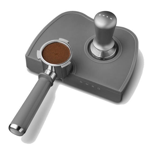 Smeg ECTS01 tamping set in silver with tamper and mat - British product