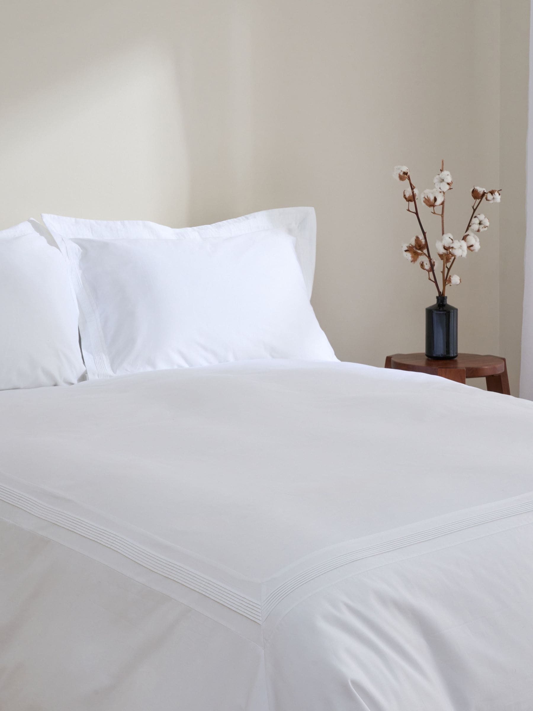 White micro pleat duvet cover (British brand)