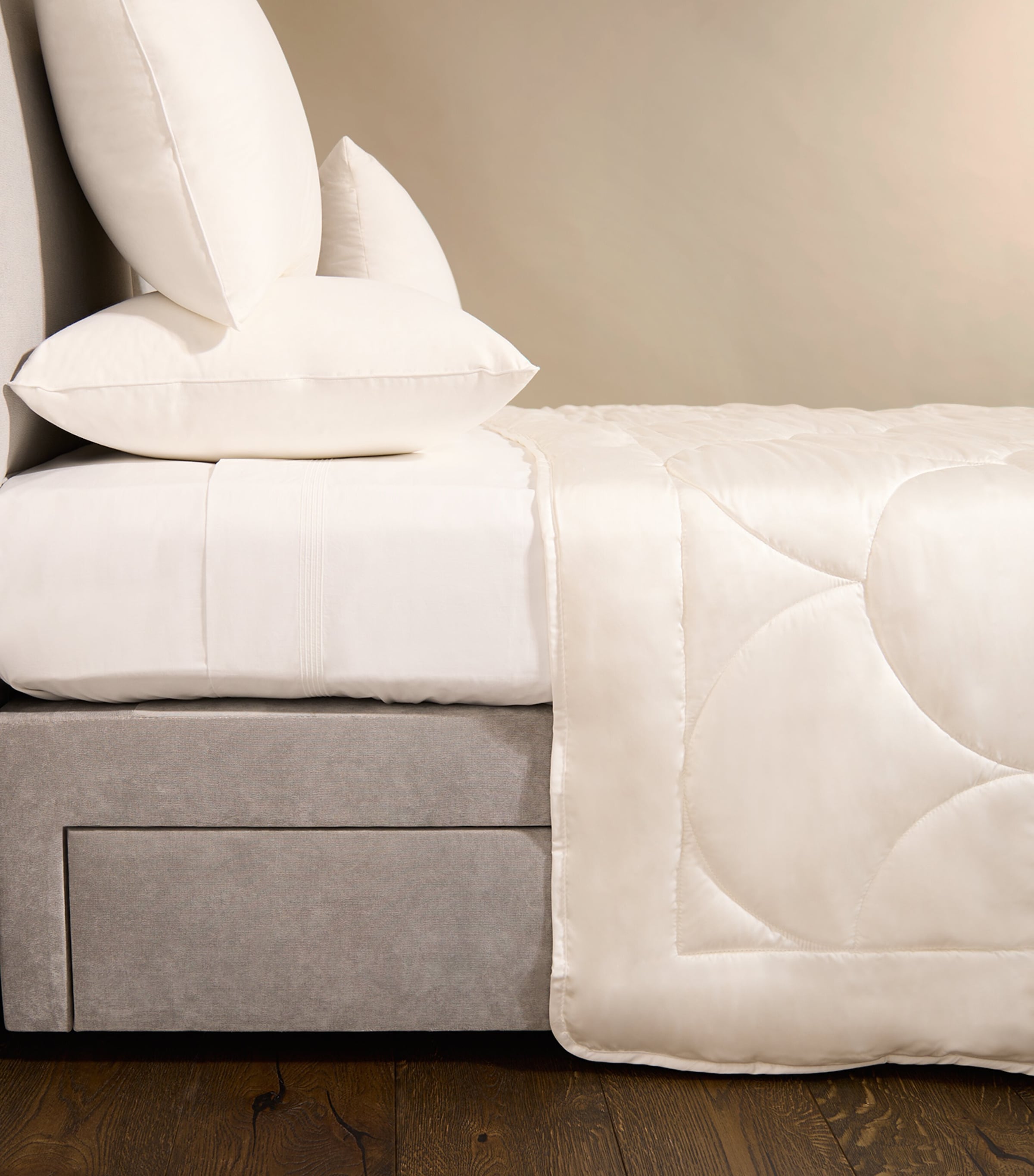 Harrods of London medium-firm silk and wool pillow 50cm x 75cm, UK version