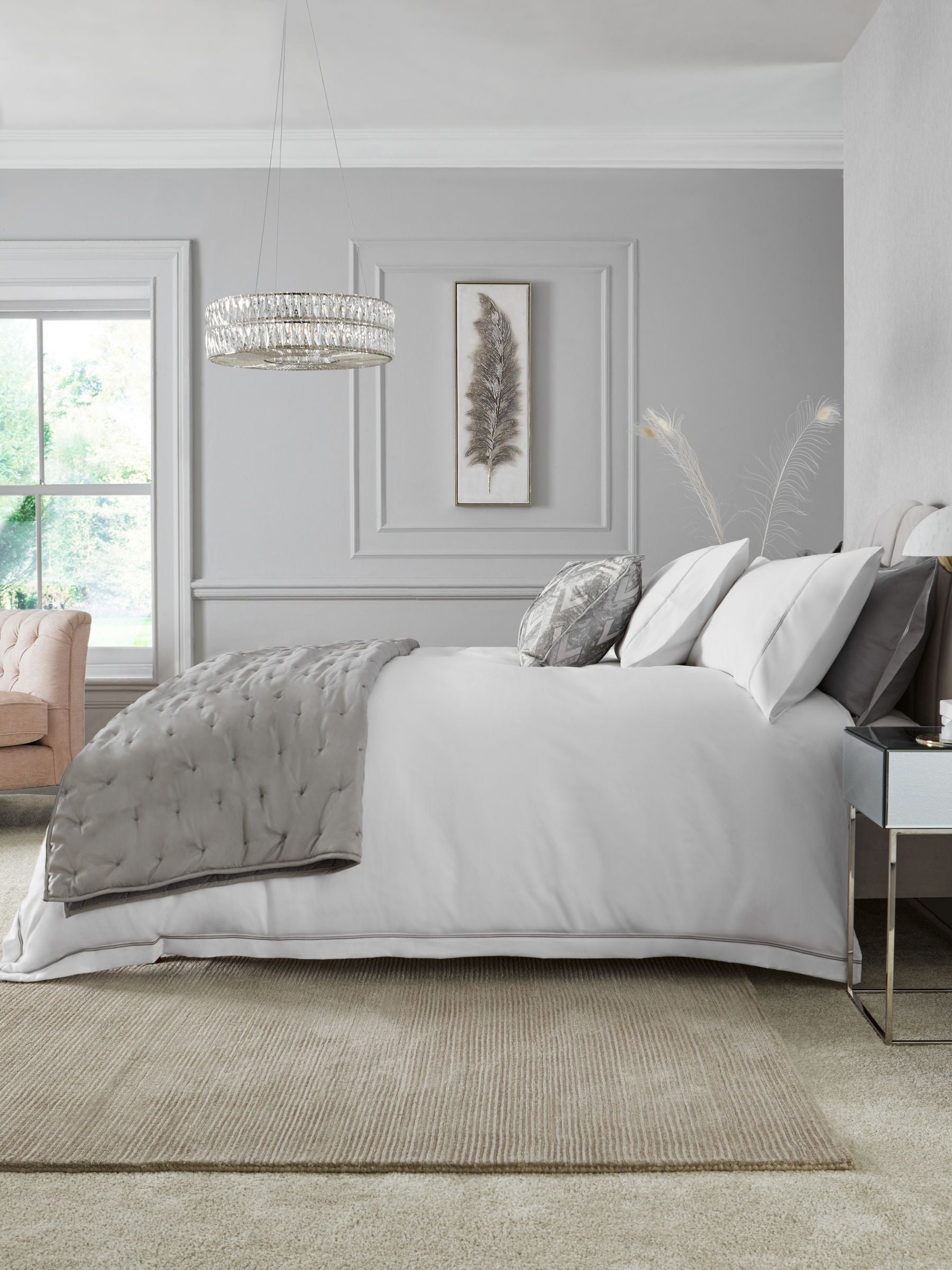 White Silver duvet cover and pillowcase set (British brand)