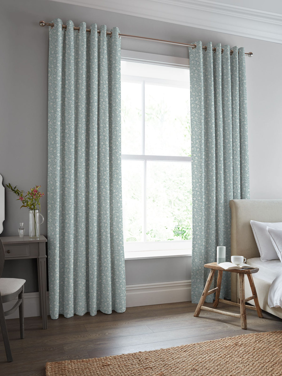 ستائر Laura Ashley duck egg campion مفصلة حسب المقاس - منتج بريطاني