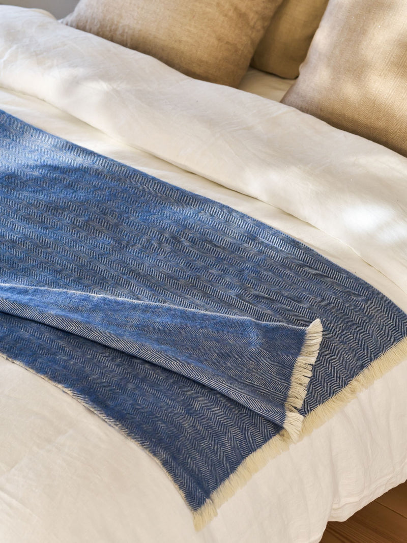 Garden Trading Cove Blue Herringbone throw 130x170cm, UK version