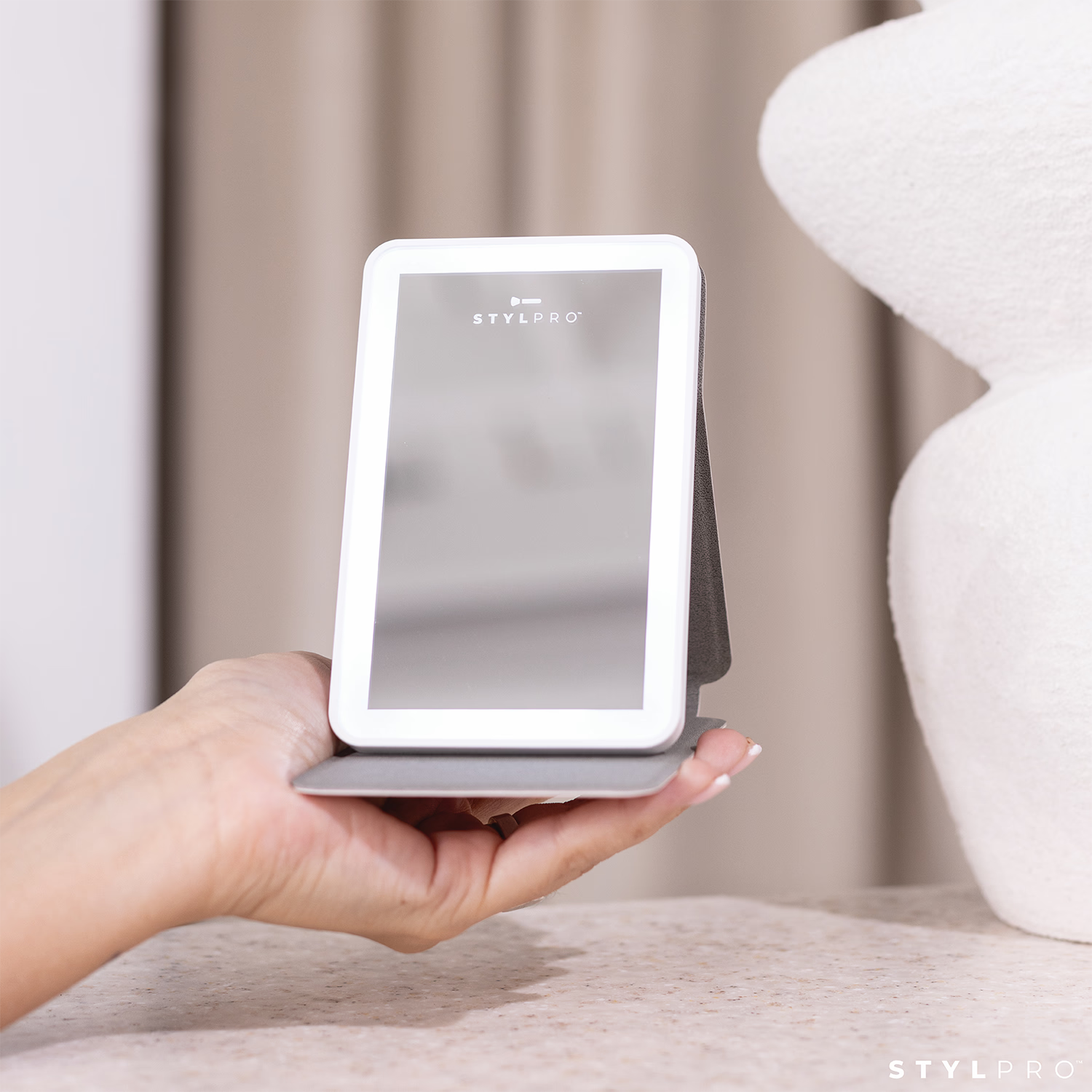 Stylpro LED mini mirror, UK version