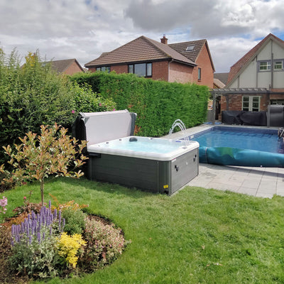 Blue Whale Spa Olive Bay 54-jet boblebad for 6 personer
