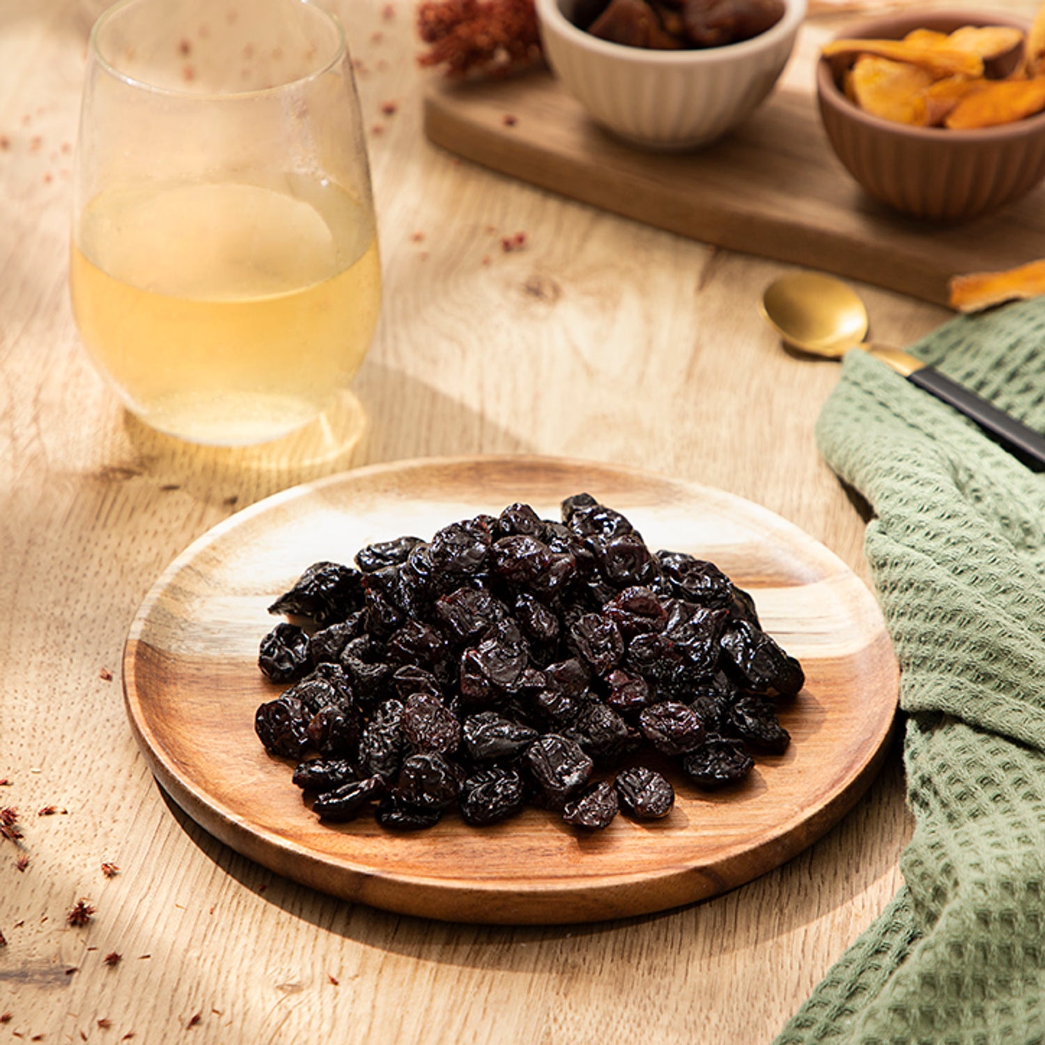 Holland & Barrett Dried Cherries 90g, UK version