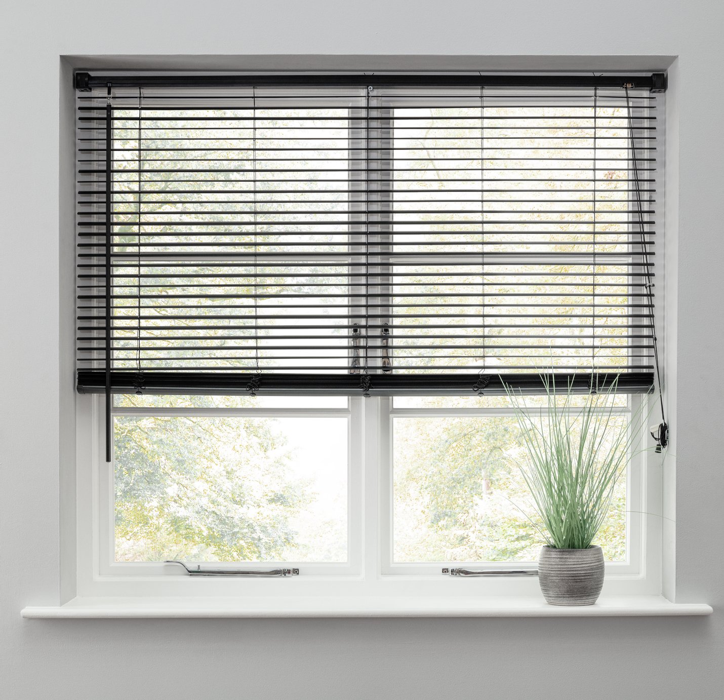 Argos Home Jet Black Venetian Blind 180cm - British product