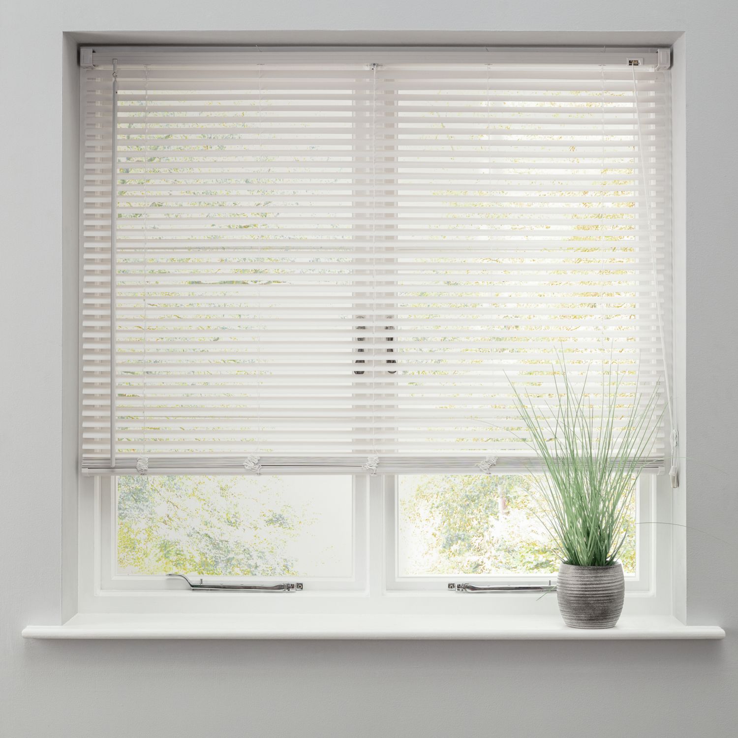 Argos Home jet black venetian blind 90cm - British product