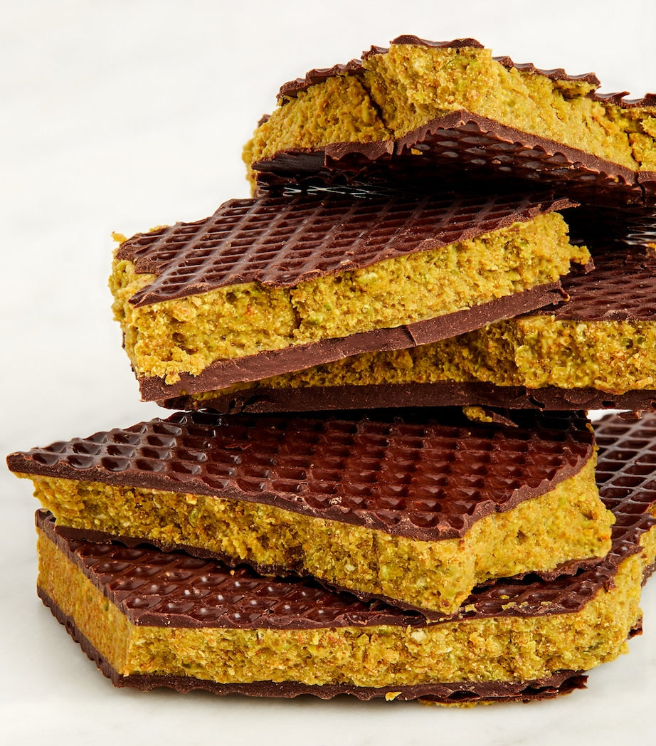 Harrods crunchy pistachio chocolate sandwich slab 260g, UK version