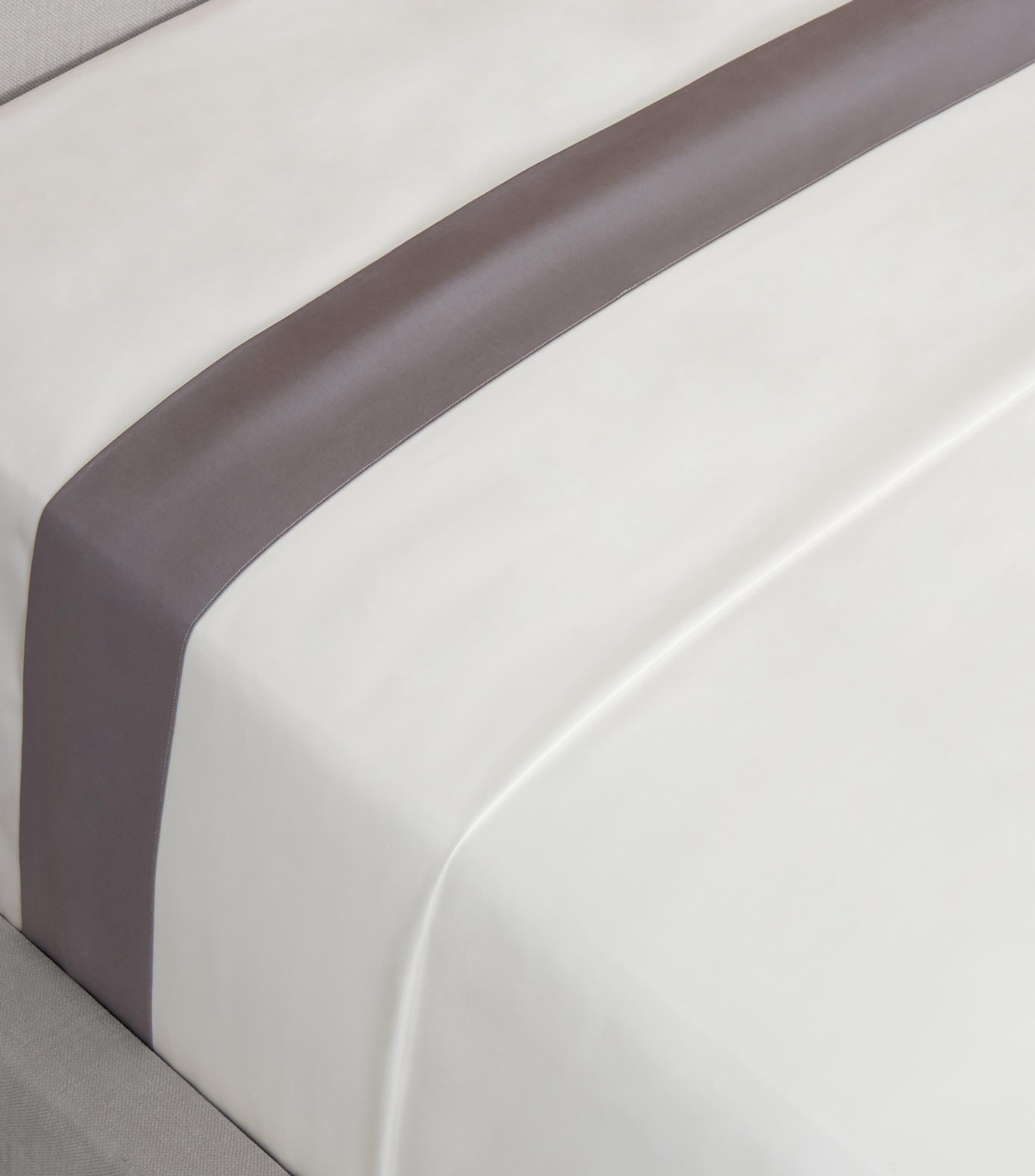 Frette Bold Super King flat sheet set 270cm x 320cm - British product