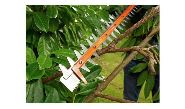 Black + Decker corded hedge trimmer 60cm - British product