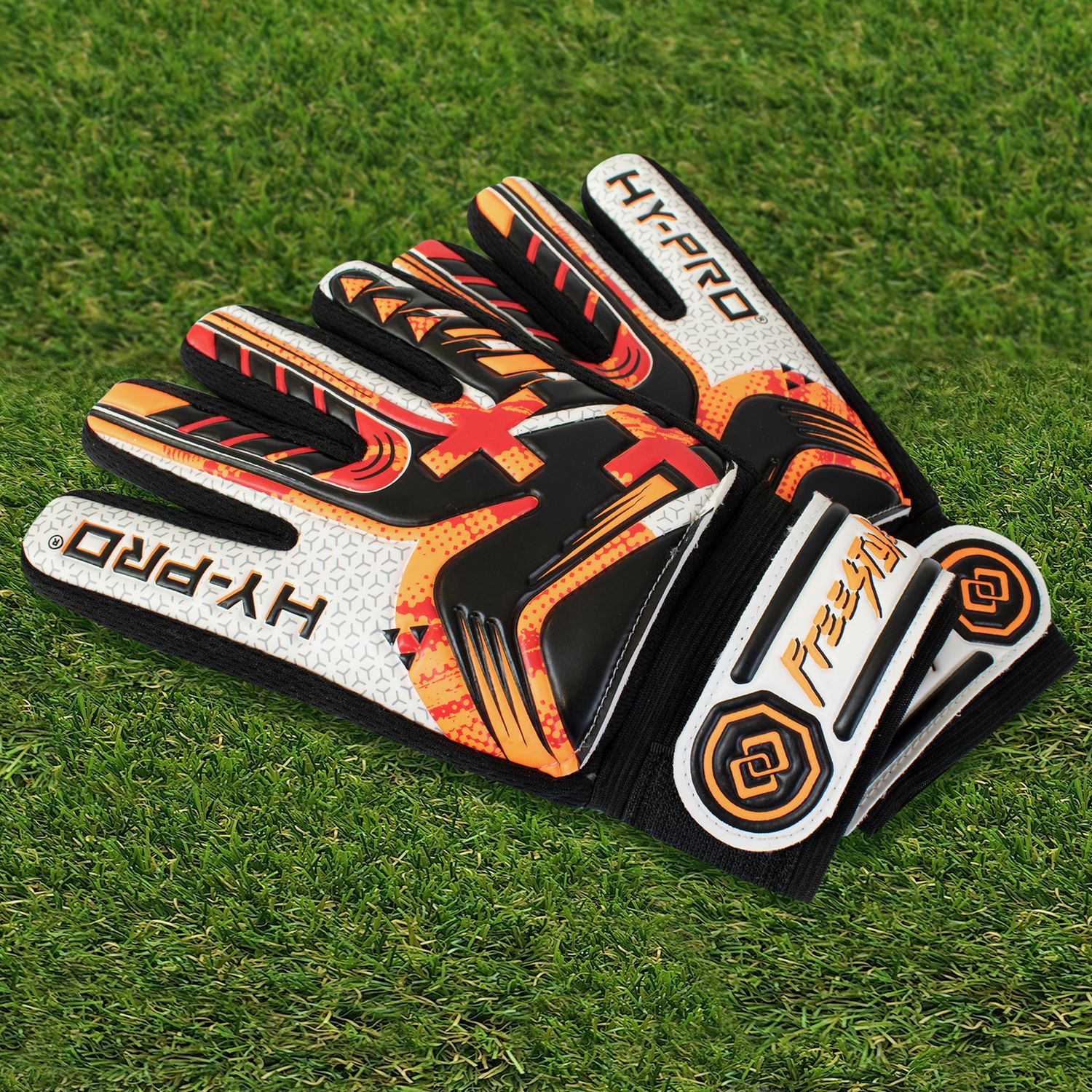 Hy-Pro junior goalkeeper gloves size 6, UK version