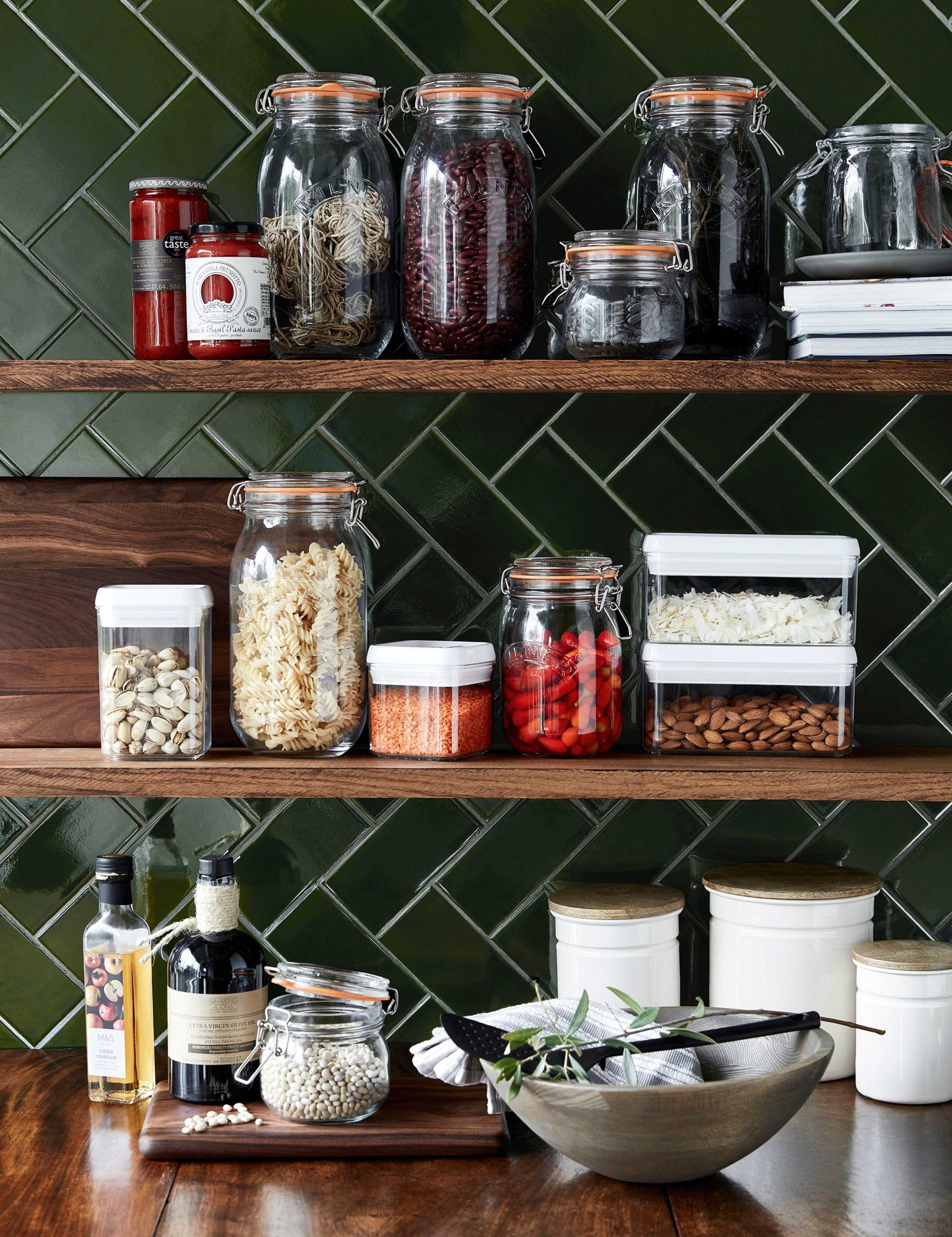Rectangular flip-tight food storage container 1L, imported from the UK