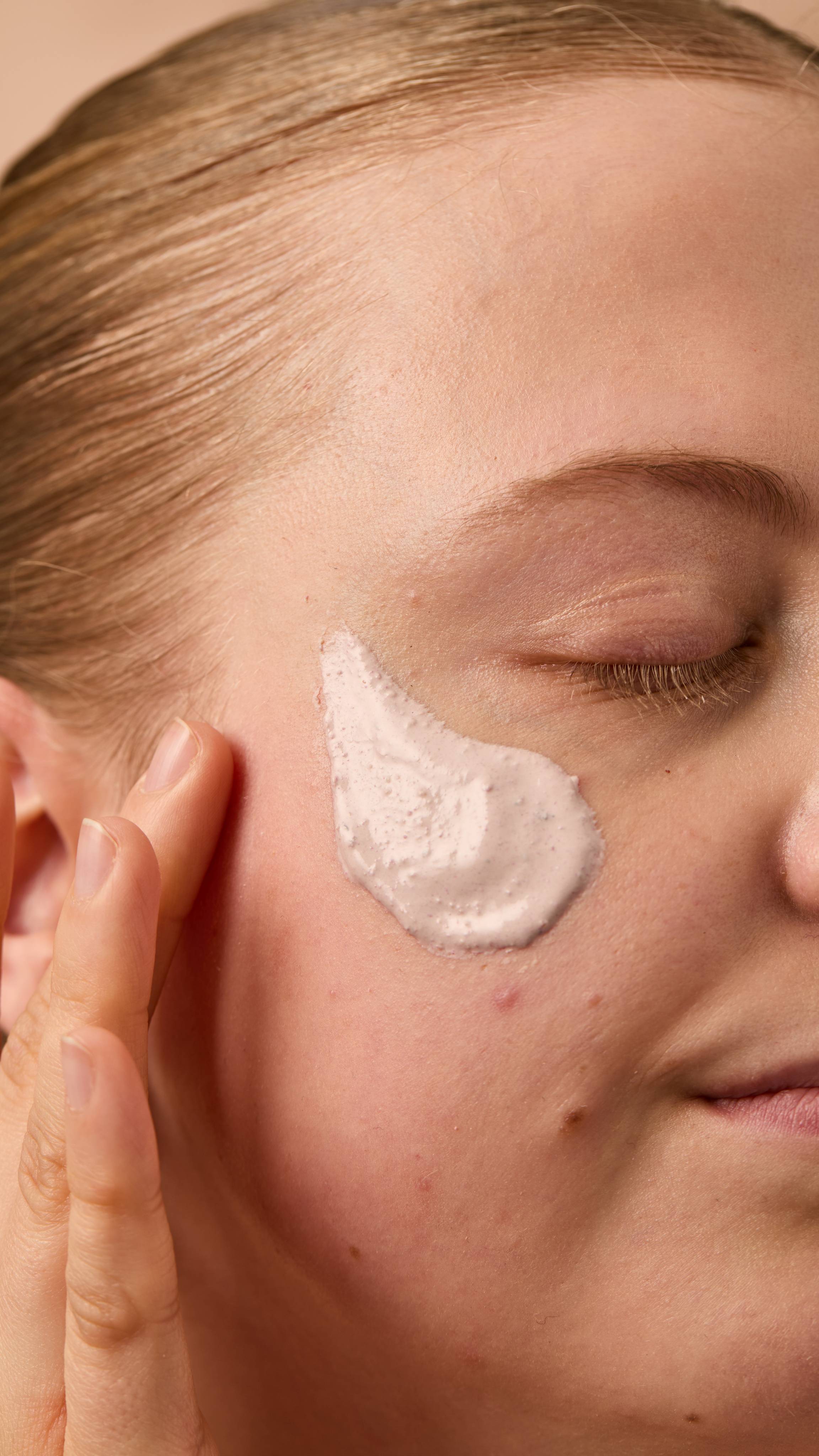 Lush Mrs Whippy fresh face mask (British brand)