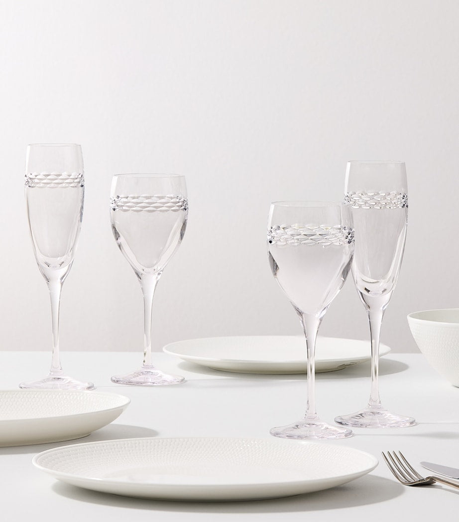 Wedgwood set of two crystal champagne flutes with 210ml capacity (British brand)