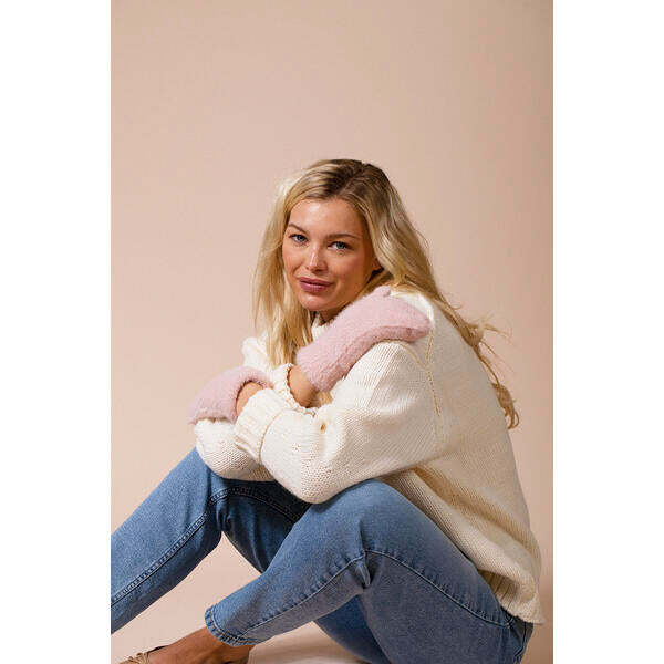 SVNX soft knitted mittens in pink (British brand)