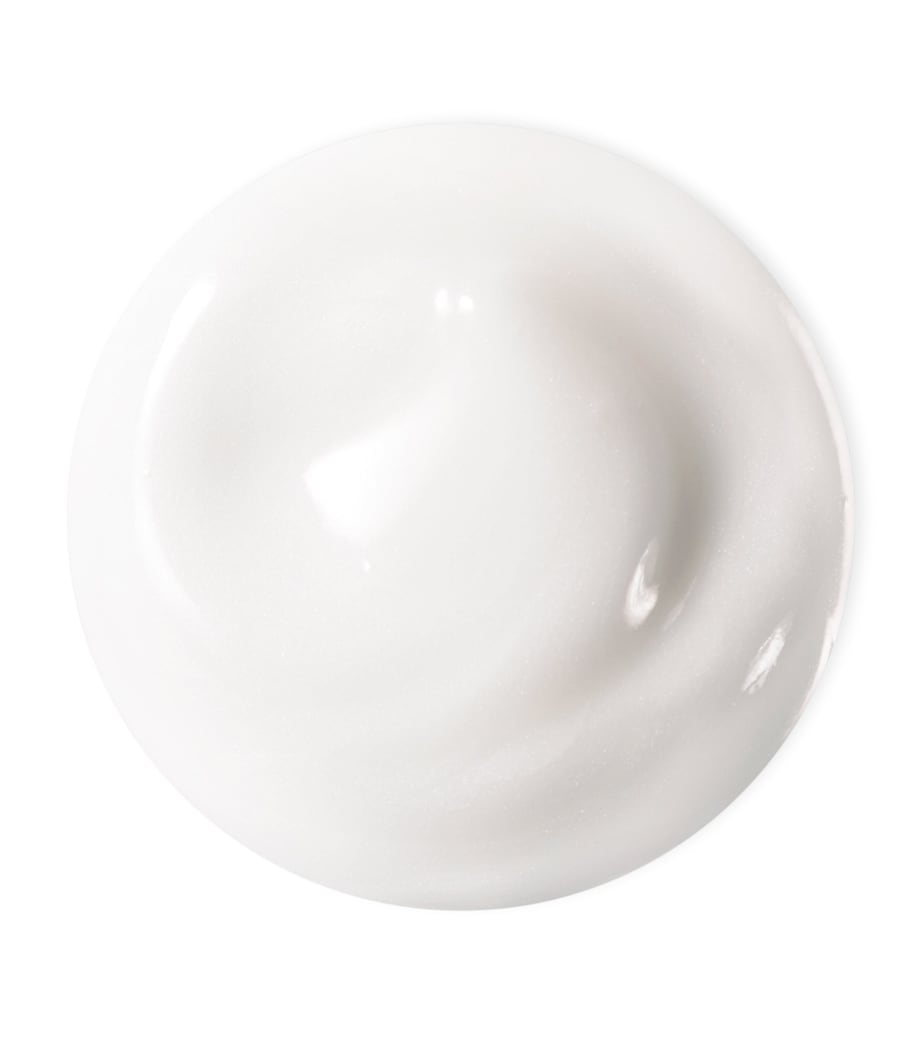 RéVive volumizing face mask with moisturising ingredients, imported from the UK