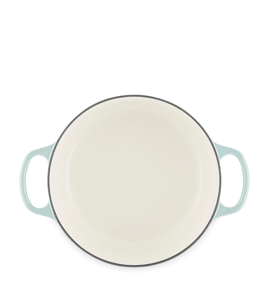 Le Creuset round casserole dish 24cm, UK version