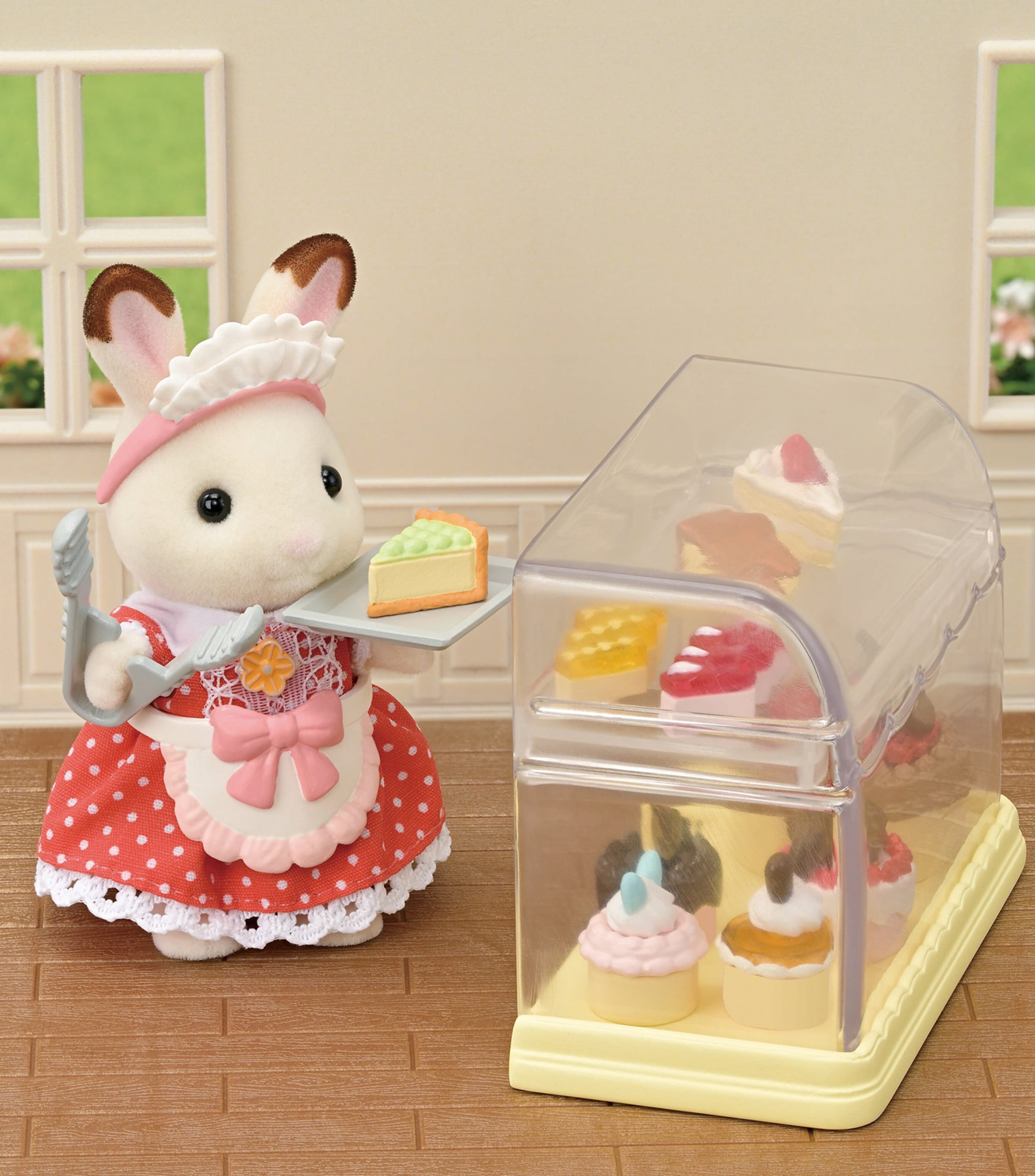 Sylvanian Families Village Cake Shop Starter Set toy playset (British brand)