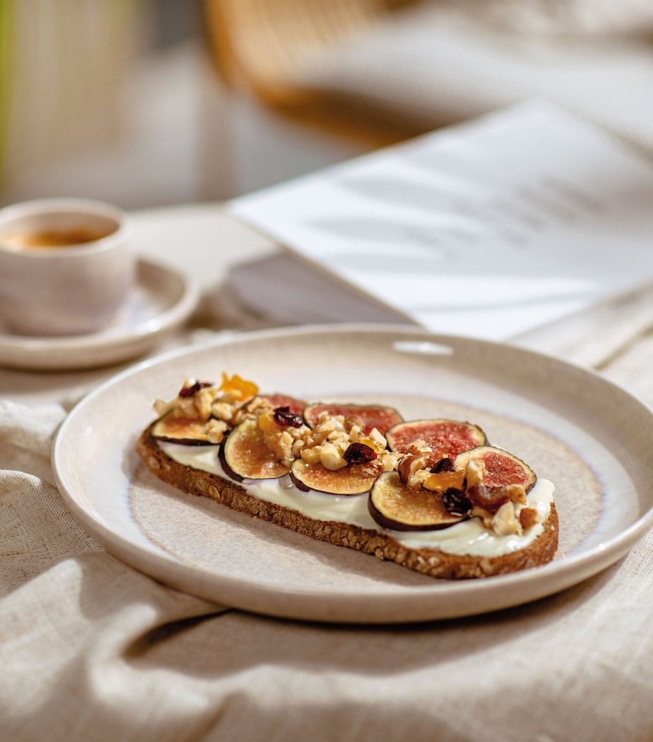Villeroy & Boch Perlemor breakfast set, imported from the UK