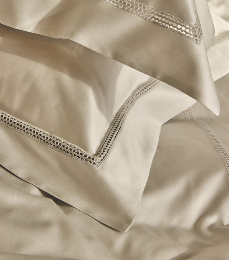 Harrods Wilton Square pillowcases in Supima cotton, 65cm x 65cm, UK version