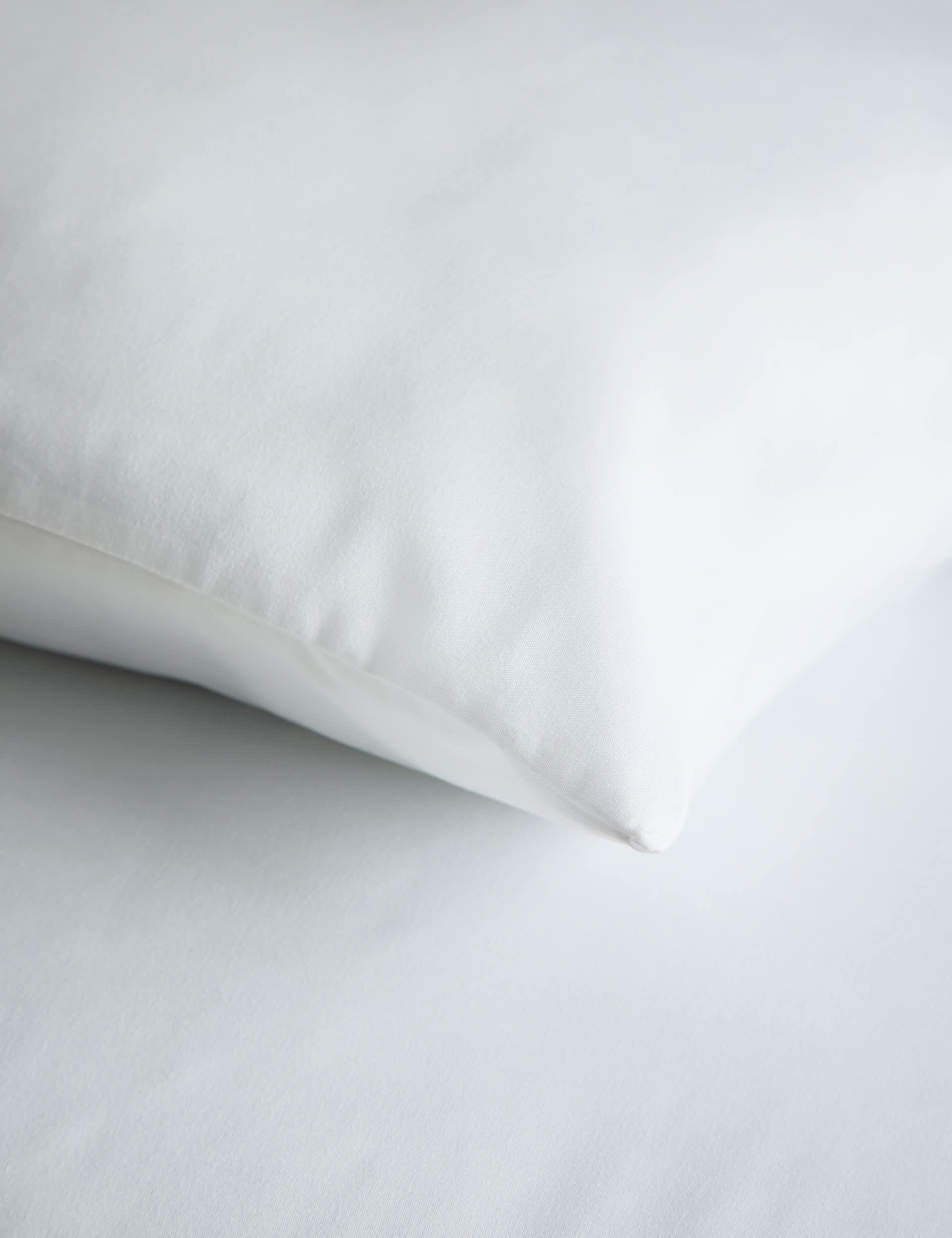 Microfibre medium pillows 2 pack, imported from the UK