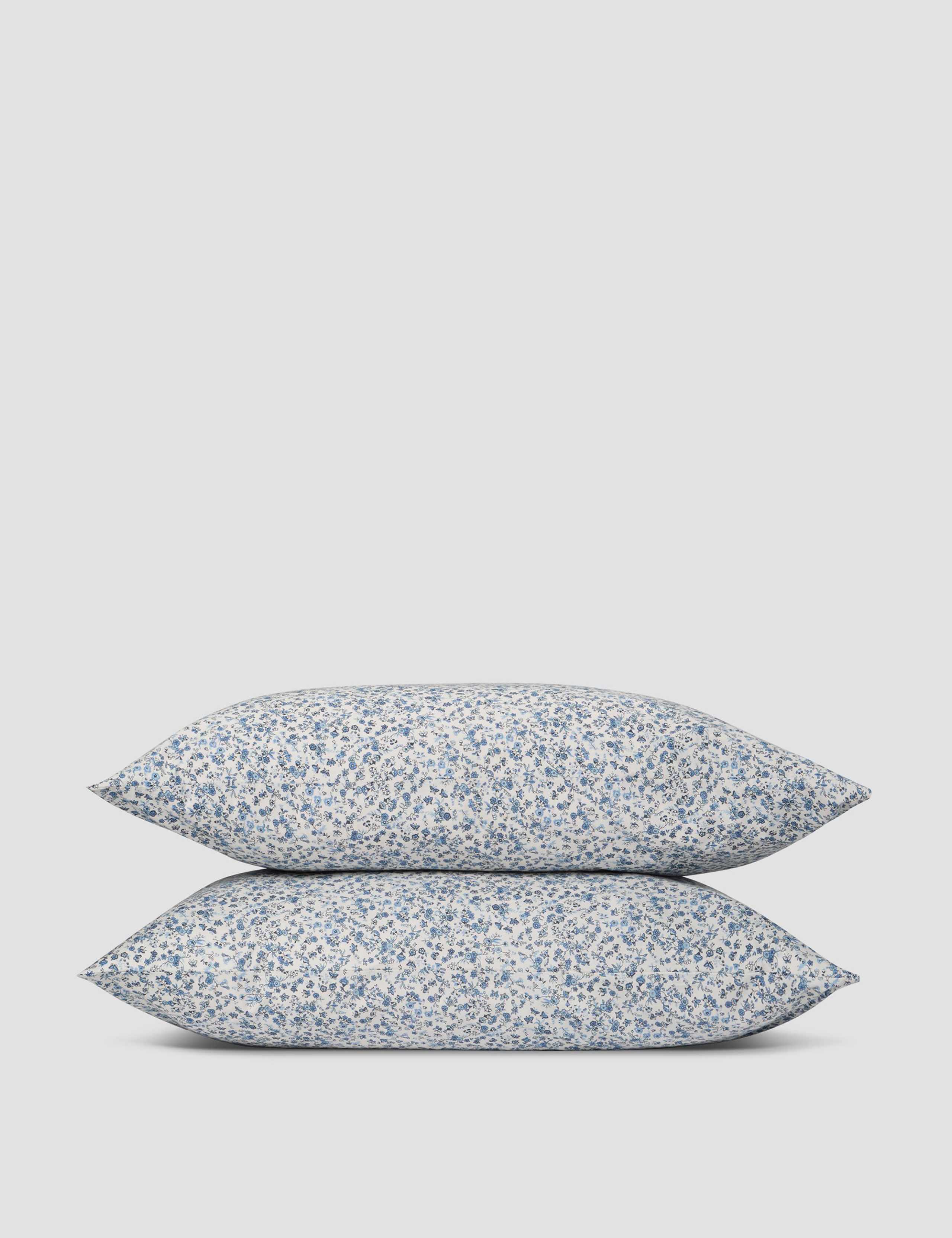 Piglet in Bed 2 pack cotton pillowcases, vintage floral - British product
