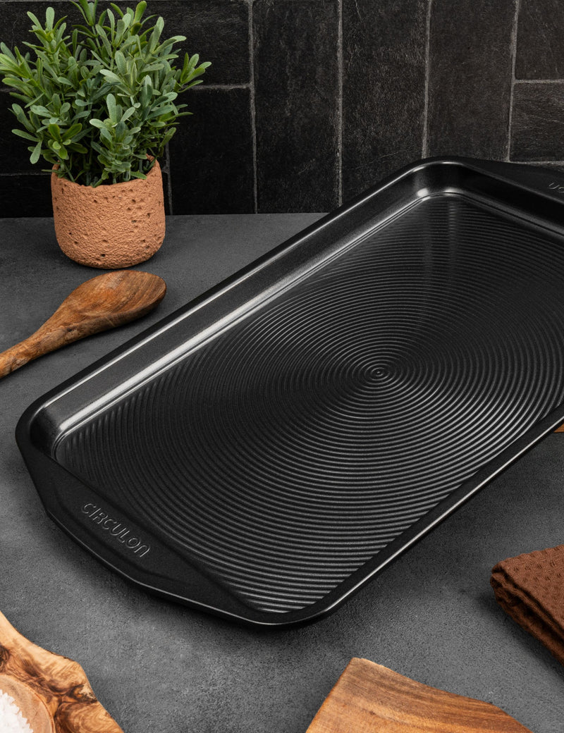 Circulon 2-piece carbon steel bakeware set - British product
