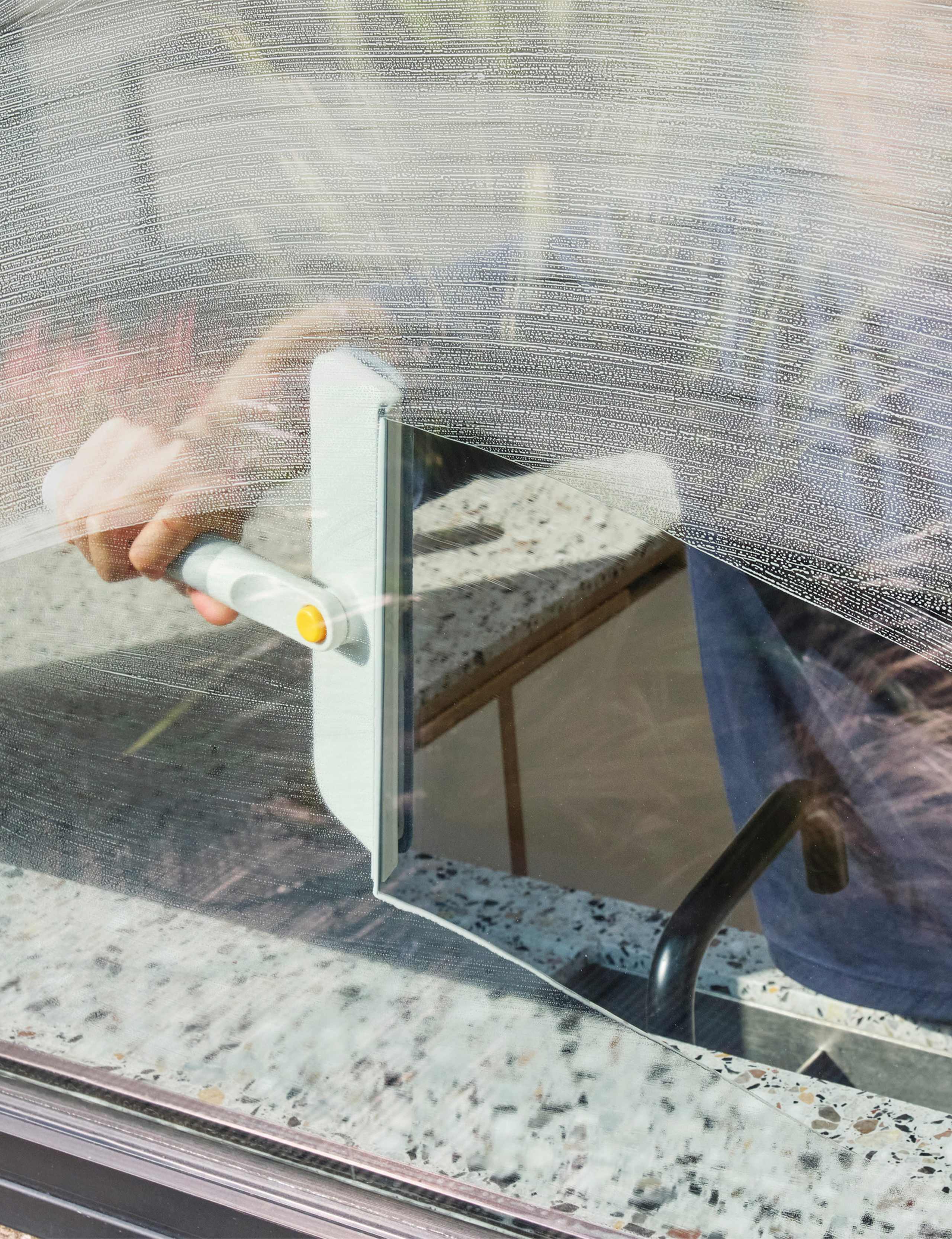 Joseph Joseph 2 in 1 glass cleaning squeegee, UK version