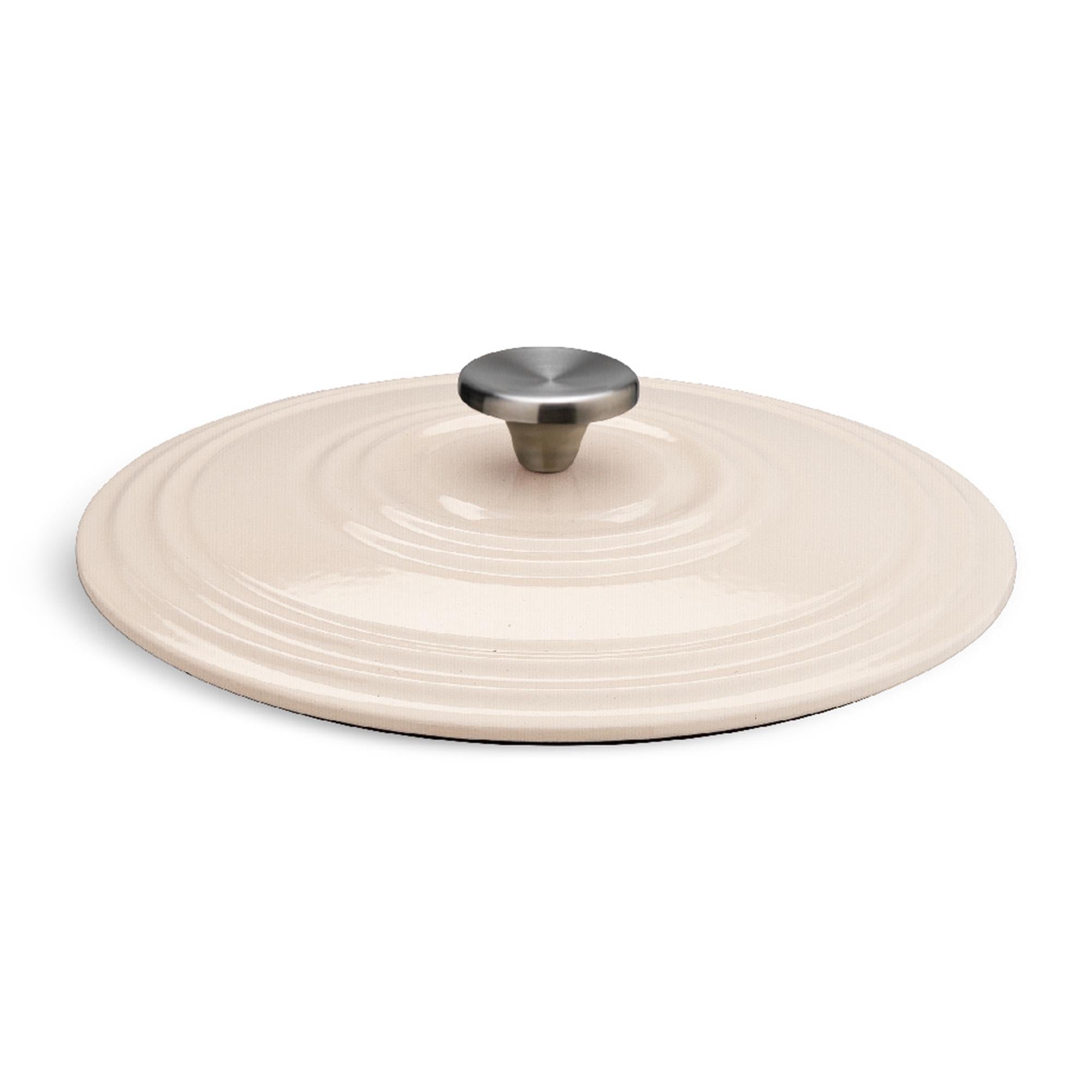 Habitat cream casserole dish 4.7 litre, UK version