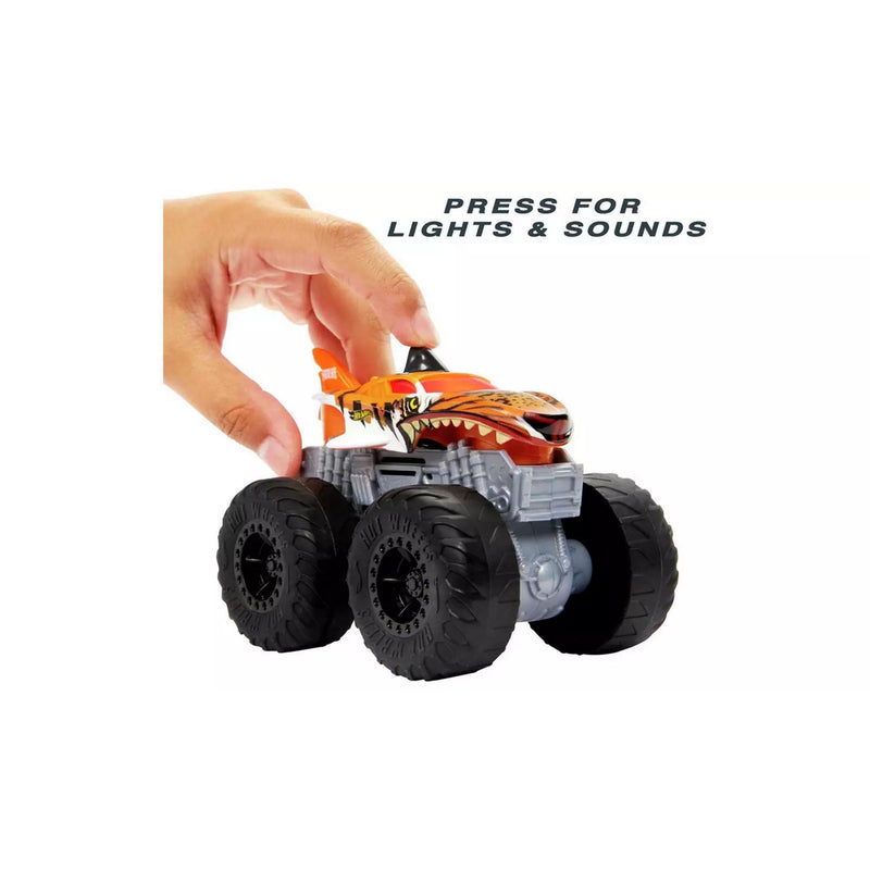 Hot Wheels Monster Trucks Roarin Wreckers Assortment, UK version
