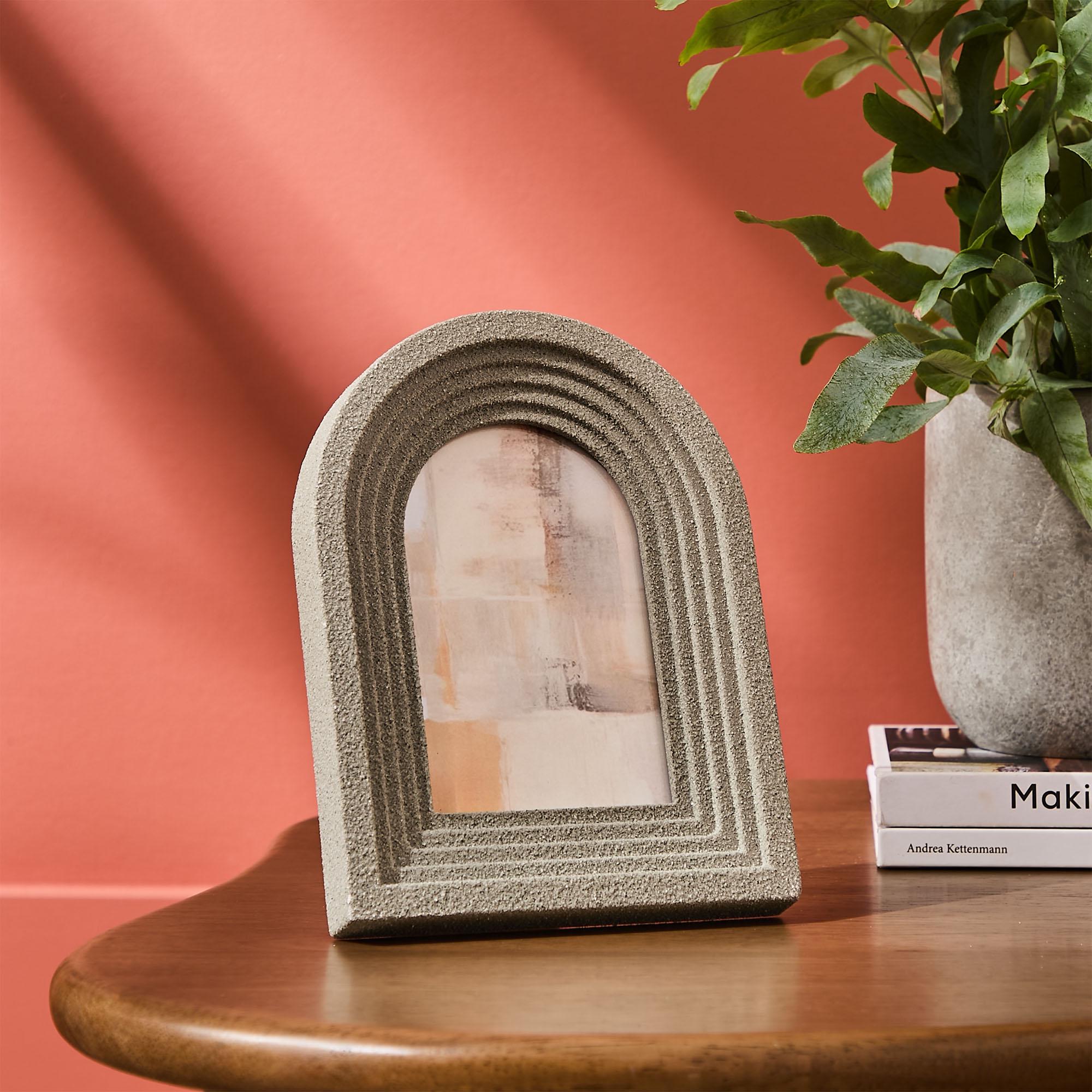 Habitat Arch Frame Green Photo Frame H21.5 x W16.6cm, UK version