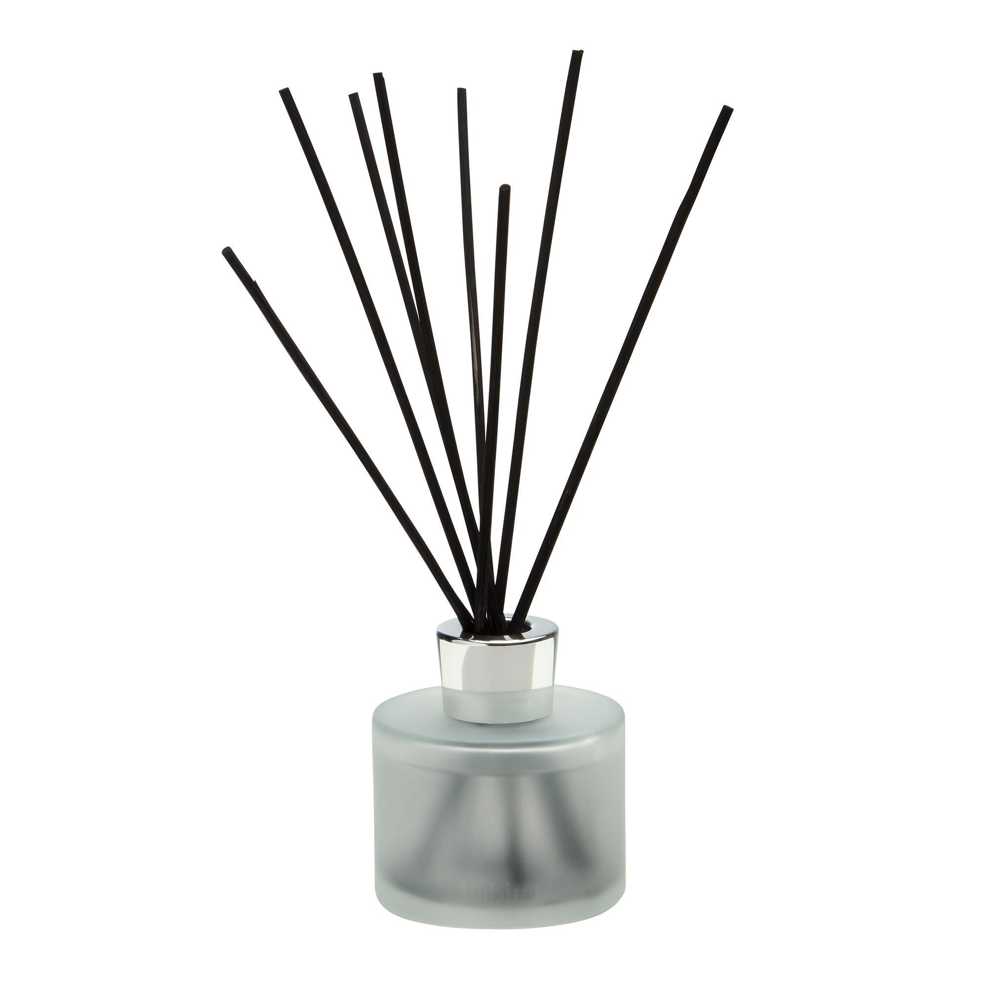Habitat scented reed diffuser Pomegranate & Baies 90ml, imported from the UK