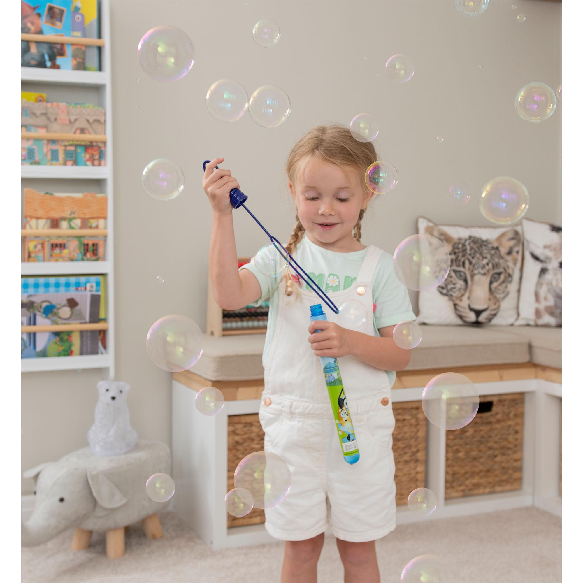 Bubblz bubble wand Bluey or Peppa, imported from the UK