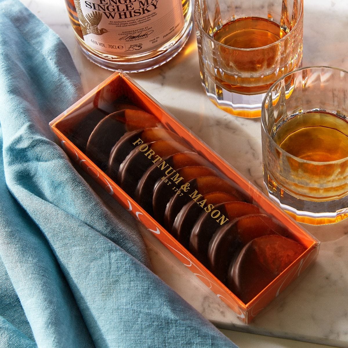 Chocolate-dipped orange slices with dark chocolate, 140g - British product